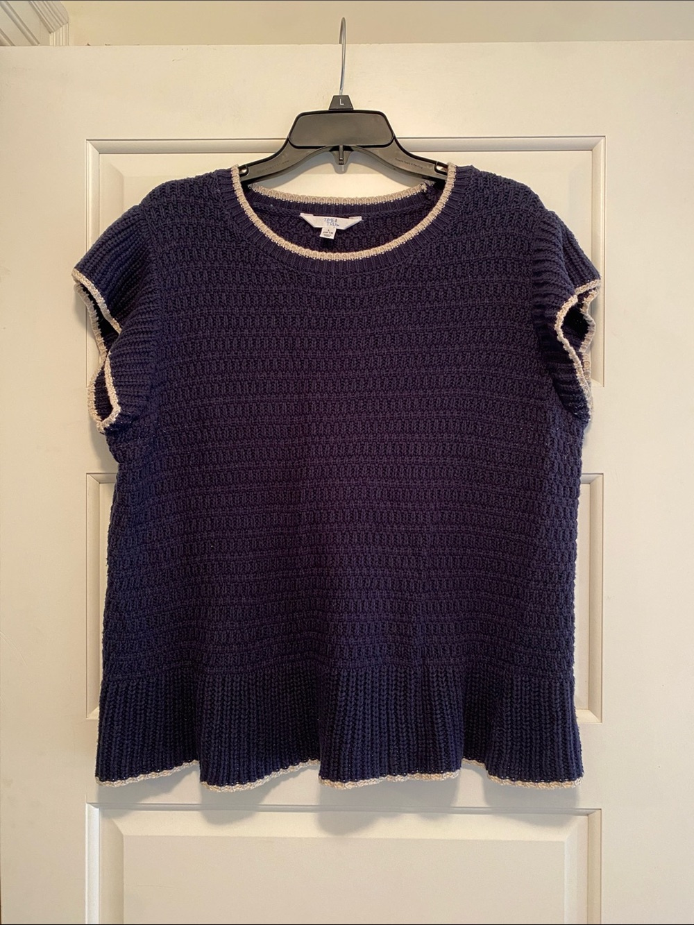 Short sleeve sweater